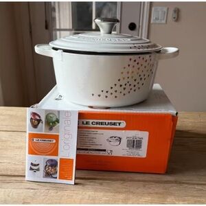Le Creuset White Heart Pattern Dutch Oven
